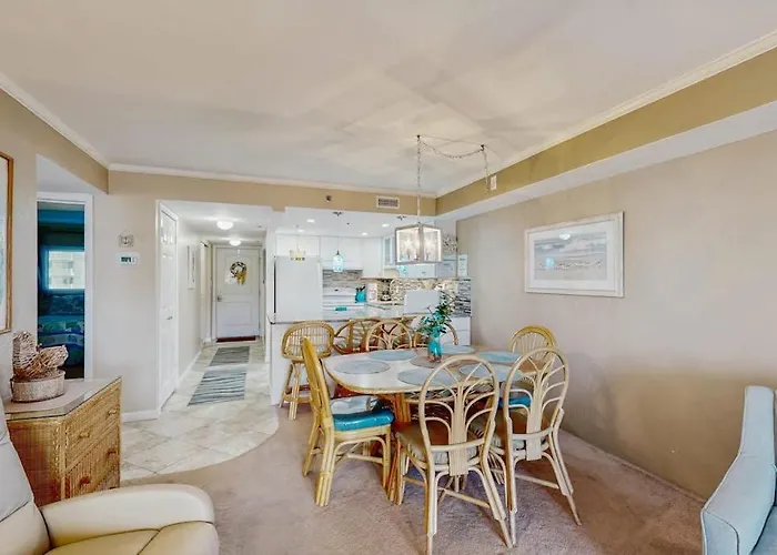 Holiday home Coastal-themed With Great Views Private Balcony Shared Pool *