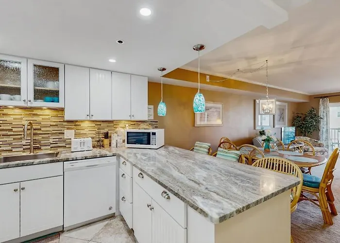 Coastal-themed With Great Views Private Balcony Shared Pool *