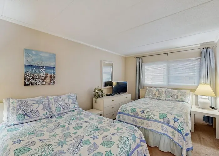 Holiday home Coastal-themed With Great Views Private Balcony Shared Pool