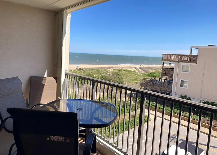 Holiday home Coastal-themed With Great Views Private Balcony Shared Pool *